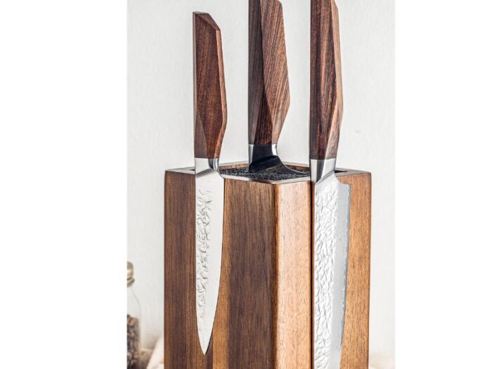 Magnetisk knivholder i akacietræ med 360° rotation og plads til op til 14 knive