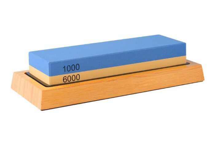 Dobbeltsidet Shinto slibesten med korn 1000 og 6000 til slibning og polering af køkkenknive – gør dine knive skarpe som nye.