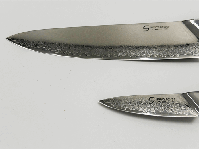 Shinto knivsæt 2 dele med kokkekniv og urtekniv i 67 lag Damaskusstål